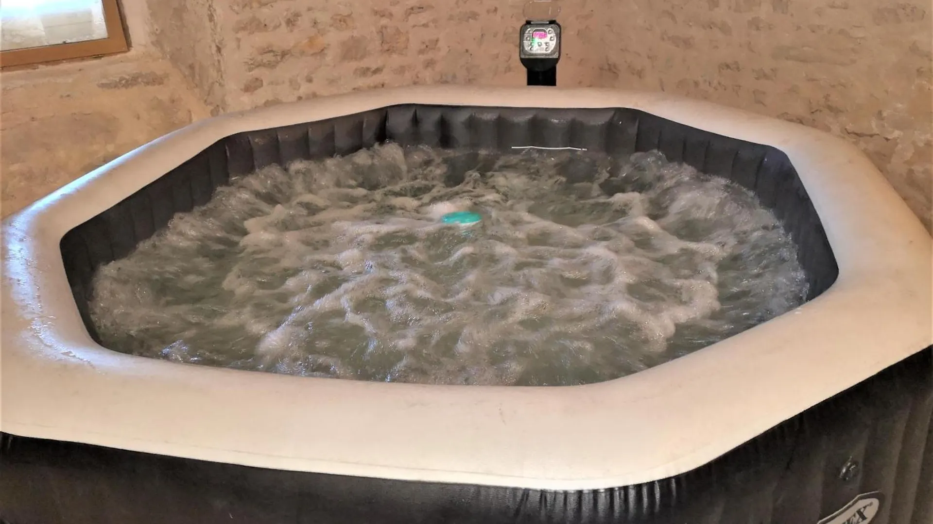 Gite Piscine Cahors Aujols 0*,